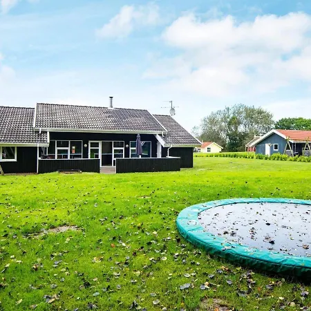 Holiday home Straumen